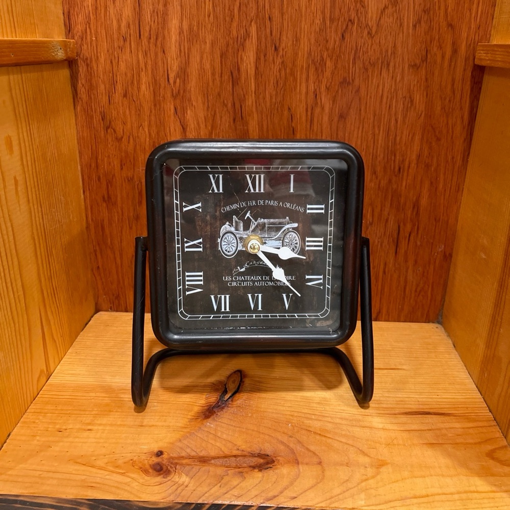 Black Vintage Style Clock AA Battery